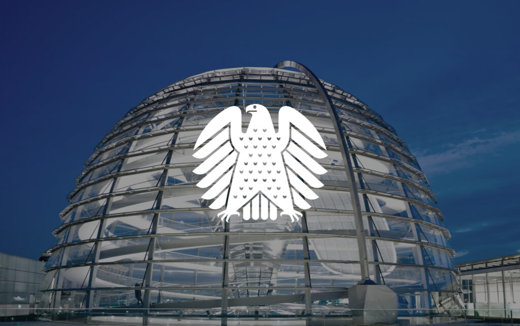 Bild des Deutsches Bundestag mit dem Logo des Finanzausschusses des Parlaments, das die offizielle Identität und das Channel Branding repräsentiert.